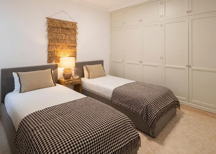 Canaryislandshost I Senda * Famara